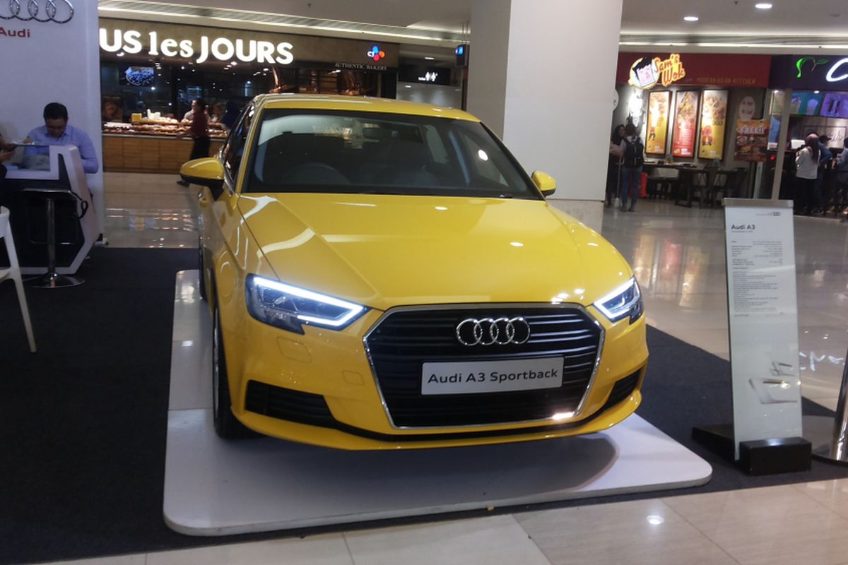 Audi A3 Spotback yang dipamerkan di mal Kota Kasablanka, Jakarta, Rabu (2/5/2018).