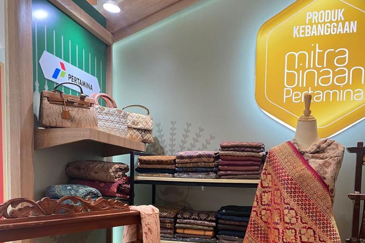 Booth UMKM Mitra Pertamina di Inacraft 2024