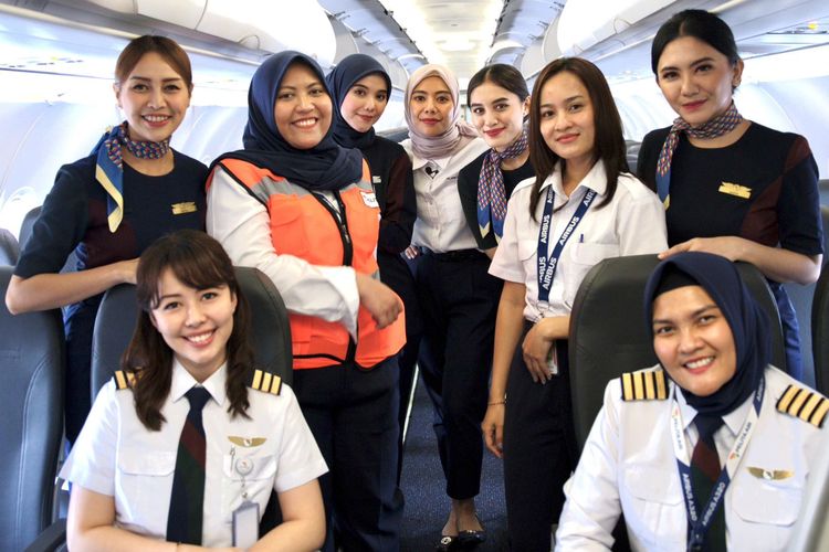 Pelita Air meluncurkan penerbangan Kartini Flight pada Minggu (21/4/2024) untuk memperingati Hari Kartini setiap tanggal 21 April. Seluruh pilot dan awak kabin Kartini Flight adalah perempuan.