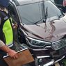 Toyota Calya Tabrak 2 Mobil yang Terparkir di Pinggir Jalan Paseban, Bodi Kendaraan Ringsek