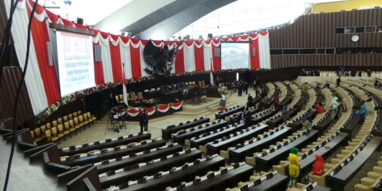 Suasana Ruang Sidang Paripurna I Gedung Nusantara, Kompleks Parlemen, Jakarta, menjelang pelantikan presiden dan wakil wakil presiden terpilih, Joko Widodo dan Jusuf Kalla, Senin (20/10/2014).