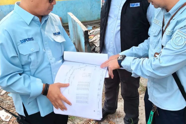 Tahap Awal Pelebaran Jalan Enggram Sawangan Dimulai, Dinas PUPR Lakukan Pengukuran
