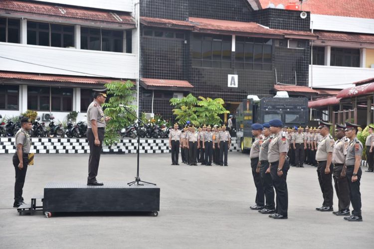 Kapoda Papua Irjen Pol Drs Martuani Sormin saat memimpin upacara KPLB di halaman Mapolda Papua, Jumat (25/1/2019)