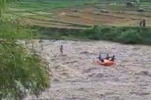 Dramatis, Video Penyelamatan Korban di Tengah Banjir Bandang Sungai Serayu