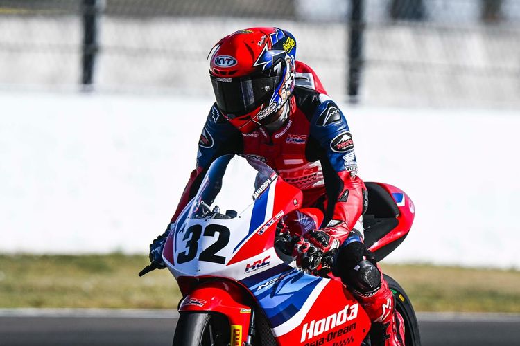 M. Kiandra Ramadhipa menang di Race 1 European Talent Cup (ETC) 2025 di Sirkuit Magny-Cours