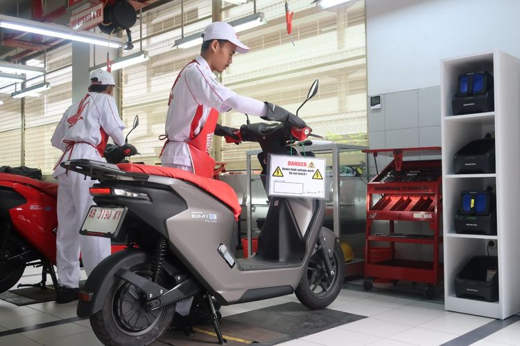 Layanan e:Shop untuk motor listrik Honda 