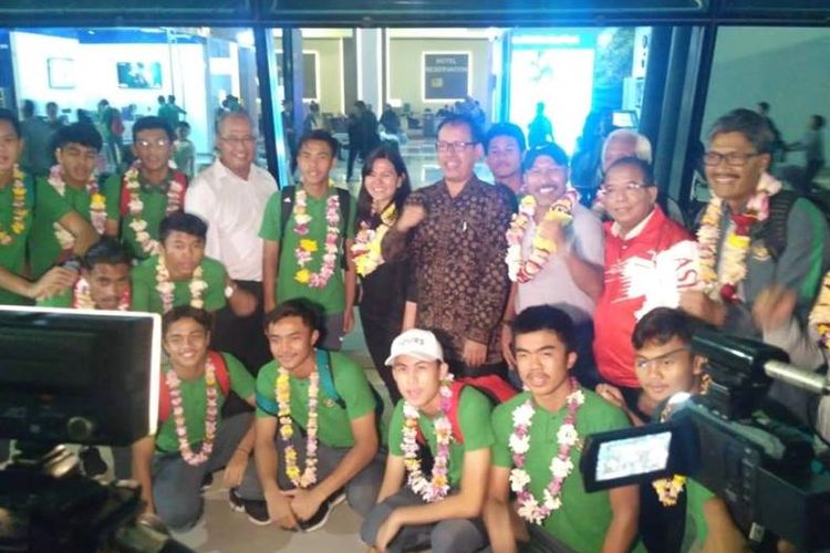 Hal yang sama juga dilontarkan oleh Kapten Tim David Maulana. Dia merasa senang, perjuangan tim tak dilupakan dan tetap mendapatkan sambutan positif dari negara dan para fans di Bandara Soekarno Hatta.