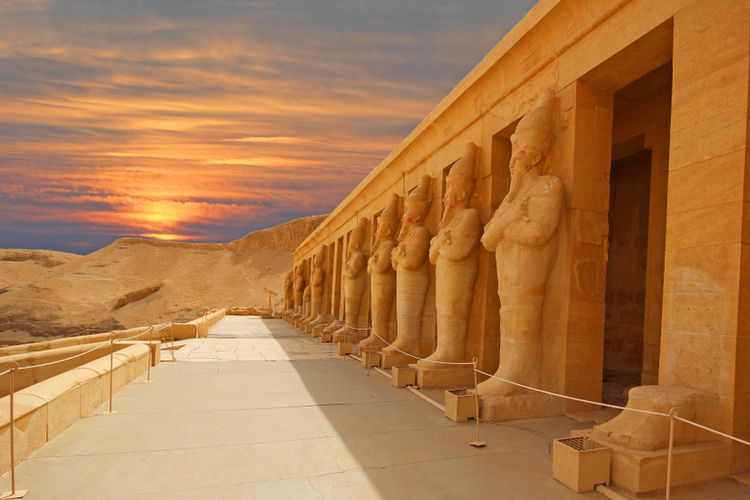 Lembah Para Raja, Mesir. Fotografi di beberapa tempat seperti kuil kuno, makam, situs-situs bersejarah masih terbatas atau memerlukan izin tambahan.