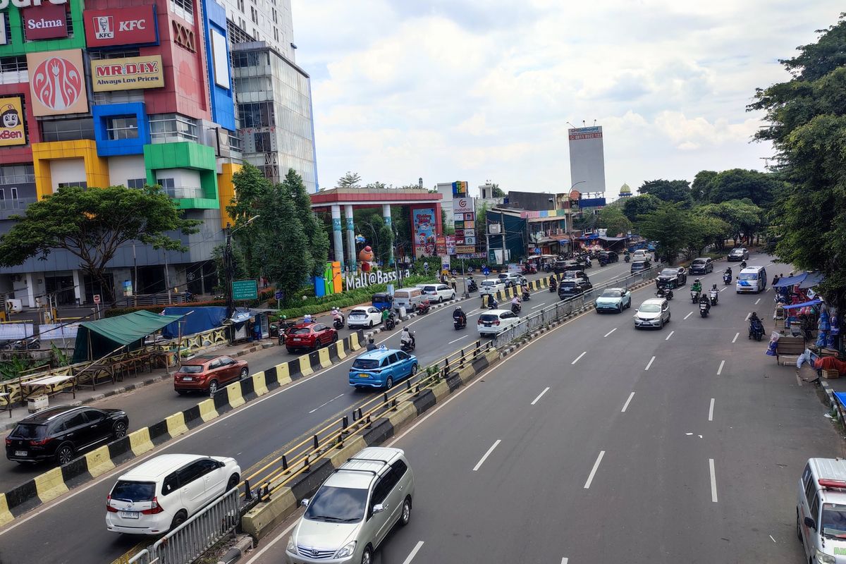 Kisah Sugianto yang Merasa Resah karena Tawuran di Depan Mal Basura Bikin Rumahnya Rusak...