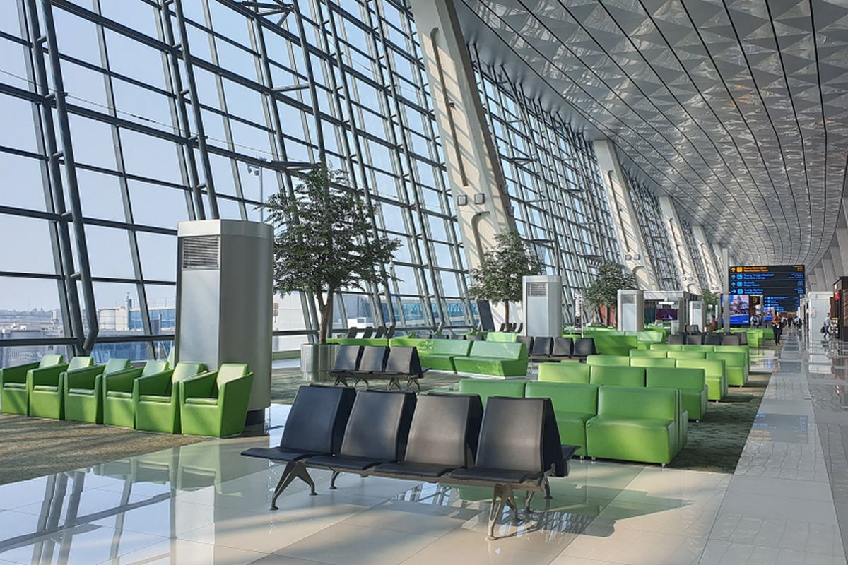 Ilustrasi Terminal 3 Bandara Soekarno-Hatta, Jakarta, Indonesia. Bandara Soekarno-Hatta menempati World?s Top 100 Airports 2020 peringkat ke-35 versi Skytrax World Airport Awards 2020.