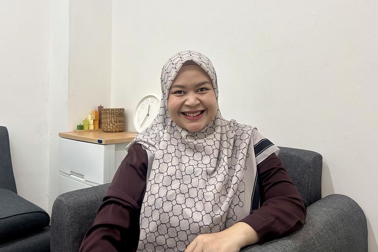 Psikolog Anak, Remaja, dan Keluarga Farraas Afiefah Muhdiar saat diwawancarai Kompas.com di Jakarta Selatan, (10/12/2025).