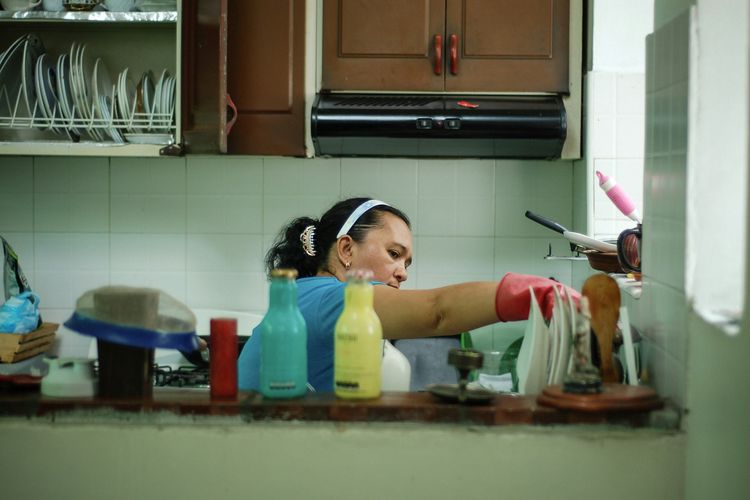 Laporan Halodoc menunjukkan, 78 persen ibu di Indonesia menunda perawatan kesehatan karena faktor ekonomi. Simak selengkapnya. 