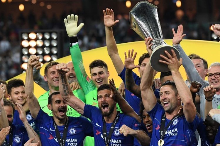 Para pemain Chelsea merayakan keberhasilan menjadi juara Liga Europa seusai menang 4-1 atas Arsenal pada laga final di Stadion Olimpiade Baku, 29 Mei 2019. 