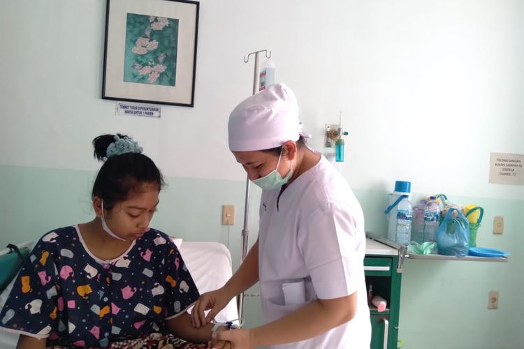 Foto: Salah seorang pasien DBD menerima perawatan di salah satu Rumah Sakit Kota Pematang. | Dok: Dinkes Pematangsiantar