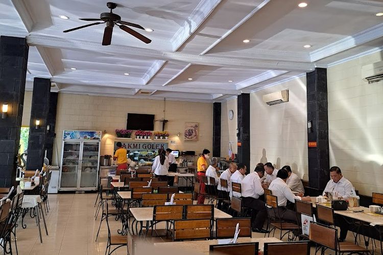 Bakmi golek cawang yang berlokasi di Jalan Dewi Sartika No.310A, RT.9/RW.4, Cawang, Kecamatan. Kramat Jati, Jakarta Timur.