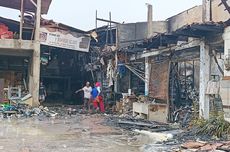 Angin Kencang, Api yang Bakar Toko Bangunan di Kramatjati Hampir Merambat ke Permukiman