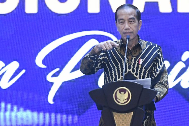 Presiden Joko Widodo memberikan arahan saat membuka Rakornas Penyelenggara Pemilu di Jakarta, Rabu (8/11/2023). Dewan Kehormatan Penyelenggara Pemilu (DKPP) menggelar Rakornas Penyelenggara Pemilu dengan mengusung tema Mewujudkan Pemilu Berintegritas. ANTARA FOTO/Hafidz Mubarak A/YU