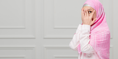 Rambut Muslimah yang Rontok, Apakah Masih Termasuk Aurat?