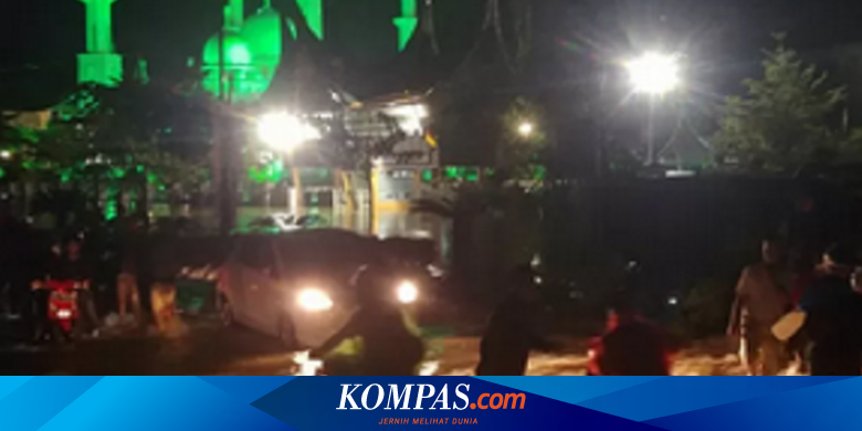 Dampak Banjir di Padang, 1.000 Orang Mengungsi dan 600 Rumah Terendam - Vimarsana News