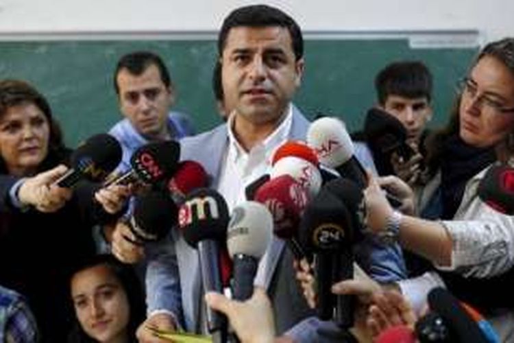 Selahattin Demirtas, salah seorang ketua Partai Rakyat Demokratik (HDP) yang pro-Kurdi.