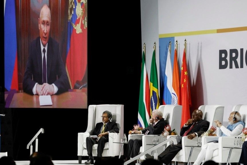Putin Sebut Penggunaan Dollar AS di BRICS Kian Berkurang