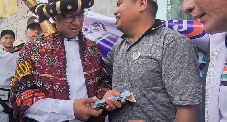 Kampanye di Tapanuli Selatan, Anies Diberi Uang oleh Relawan untuk Beli Vitamin