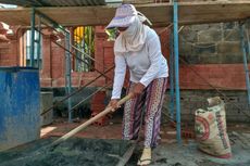 'Kartini' Asal Bali Ini Jadi Buruh Bangunan Demi Keluarga