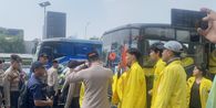 Bus Dihentikan Depan Gedung DPR, Mahasiswa UI Pilih Jalan Kaki ke Bundaran HI