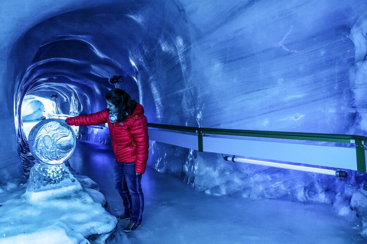 Tempat wisata di Swiss - Gunung Titlis.