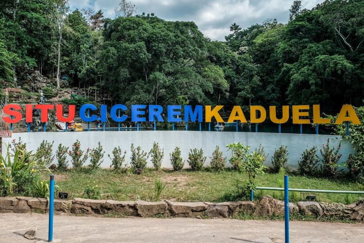 Telaga Biru Cicerem atau Situ Cicerem.