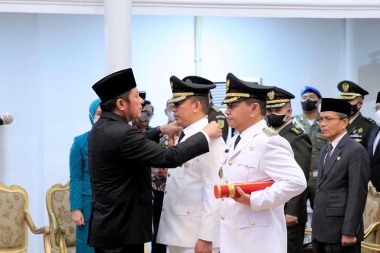 Gubernur Sumatera Selatan Herman Deru menantik dua Penjabat (PJ) Bupati yakni Teddy Meilwansyah selaku PJ Bupati Ogan Komering Ulu (OKU) dan Kurniawan PJ Bupati Muara Enim. 