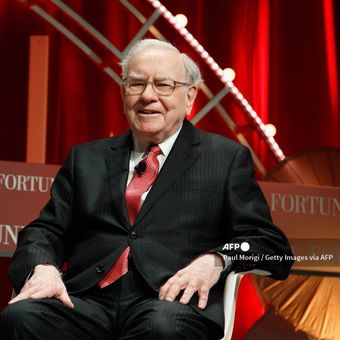 Warren Buffett merupakan salah satu investor paling sukses sepanjang sejarah. Simak 10 aturan Investasi Warren Buffett.
