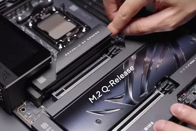 PCIe Q Release Slim di motherboard Asus memudahkan proses bongkar-pasang kartu grafis dan SSD M.2