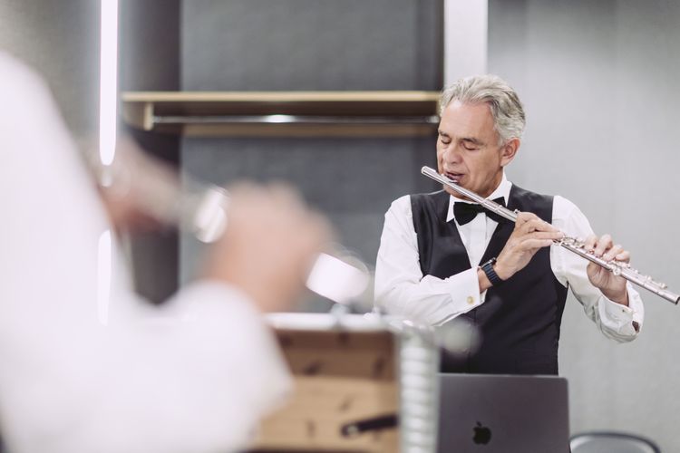 Rayakan 30 Tahun Romanza, Andrea Bocelli Gelar Dua Konser di Borobudur dan Jakarta 