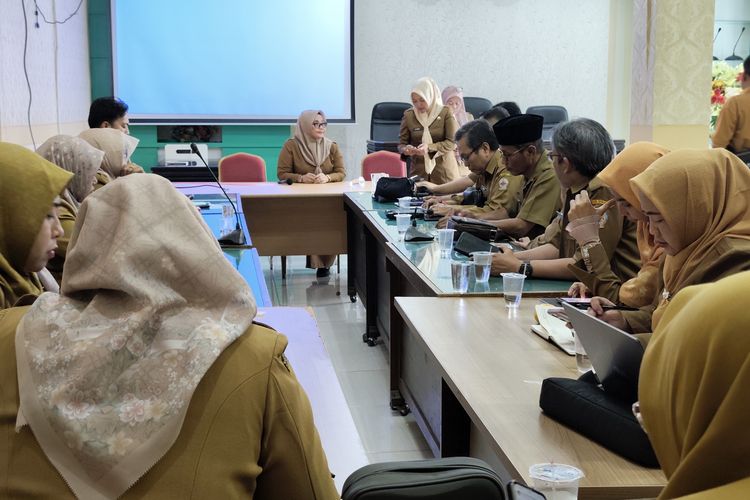 Sebanyak 22 Kepala Puskesmas dipanggil ke Dinkes Bangkalan untuk menangani kasus campak. 