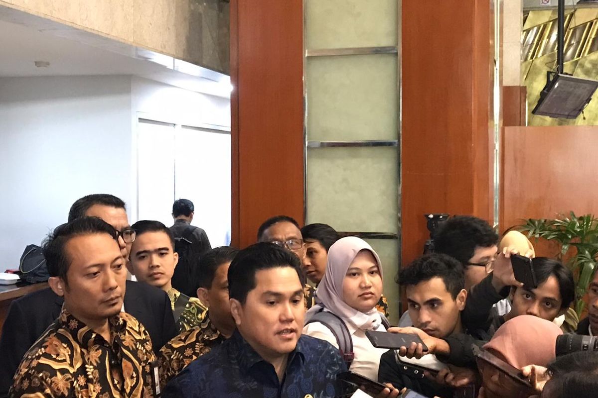 Menteri BUMN Erick Thohir usai menggelar rapat kerja dengan Komisi VI DPRI di Jakarta, Kamis (20/2/2020).