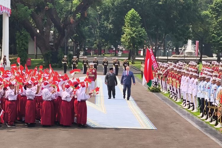 Presiden Belarus Temui Prabowo di Istana, Disambut Pasukan Berkuda-Anak SD