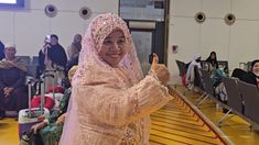 Heboh, Jemaah Haji Asal Gowa Pakai Baju Bling-bling di Bandara Jeddah