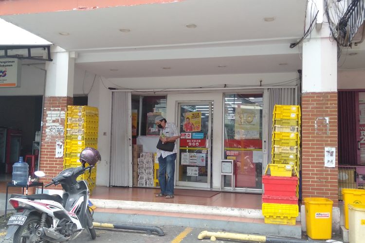 Minimarket kawasan Kemang Pratama Kota Bekasi yang jadi tempat perampokan, Kamis (26/11/2020)