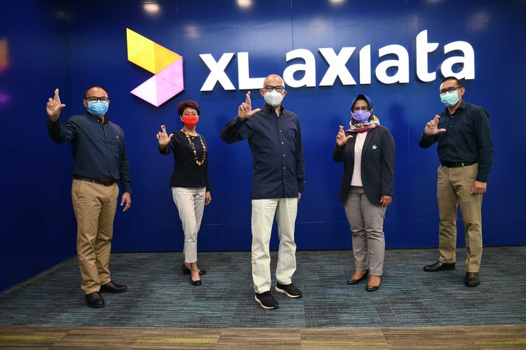 Direksi baru XL Axiata dalam RUPSLB 2020.