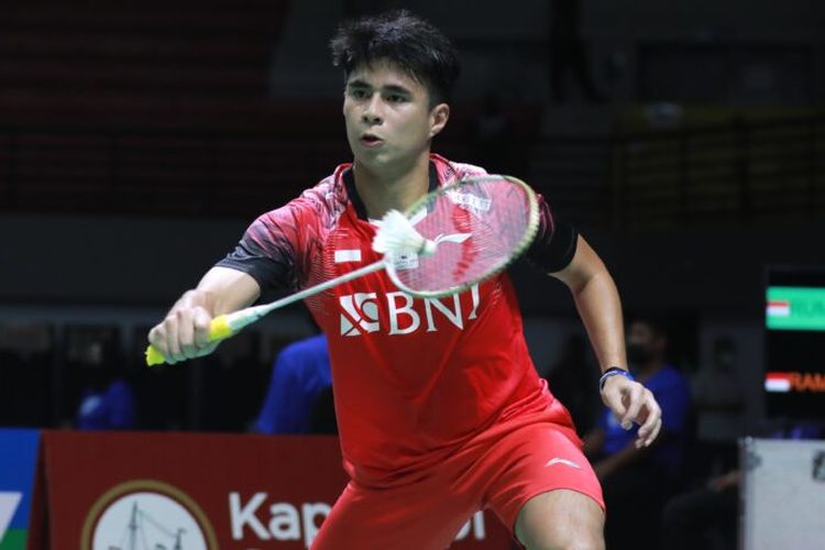 Tunggal putra Indonesia pelatnas utama, Ikhsan Leonardo Imanuel Rumbay, beraksi di pentas Indonesia International Series 2022.