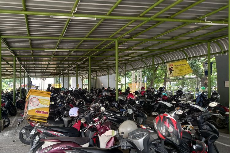 Parkir Stasiun Gambir