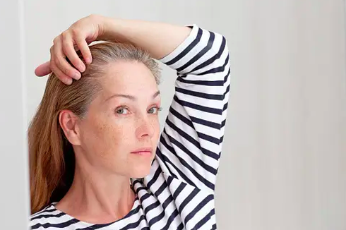 Tips Merawat Rambut untuk Mencegah Uban Muncul Lebih Cepat