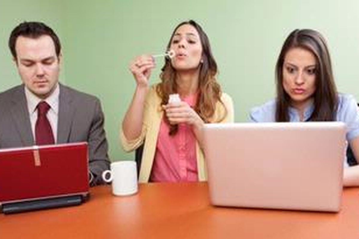 Demikian banyaknya gejala kurang perhatian di sekitar kita, sehingga akhirnya kita sendiri cenderung memaklumi hal ini.