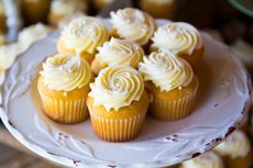 Resep Cupcake Vanila Pandan Empuk dan Lembut