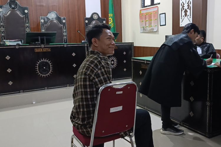 JPU Tuntut 12 Tahun Penjara, Agus Disabilitas Kaget dan Akan Beri Pembelaan Pribadi