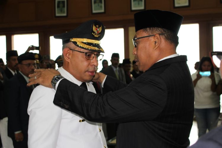 Gubernur Maluku, Murad Ismail melantik Benyamin Thomas Noach sebagai Bupati Maluku Barat Daya di aula Kantor Gubernur Maluku, Rabu (29/5/2019)