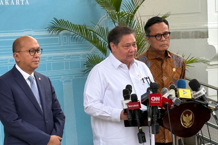 Prabowo Perintahkan Perkuat Industri Tekstil dan Tertibkan Impor Kiloan