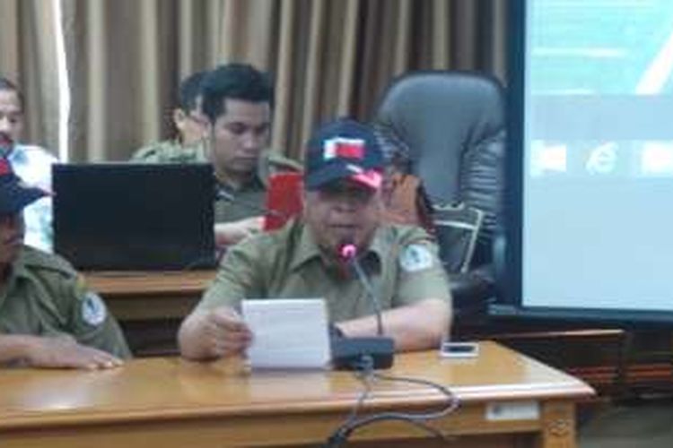 Edu, Polisi Hutan yang disandera saat meninjau lokasi kebakaran hutan di Rokan Hulu, Riau, saat jumpa pers di Kantor Kementerian LHK Selasa (6/9/2016).