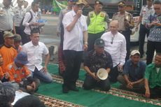 Menhub dan Menteri PUPR Ajak Sopir Bus Makan Nasi Kebuli